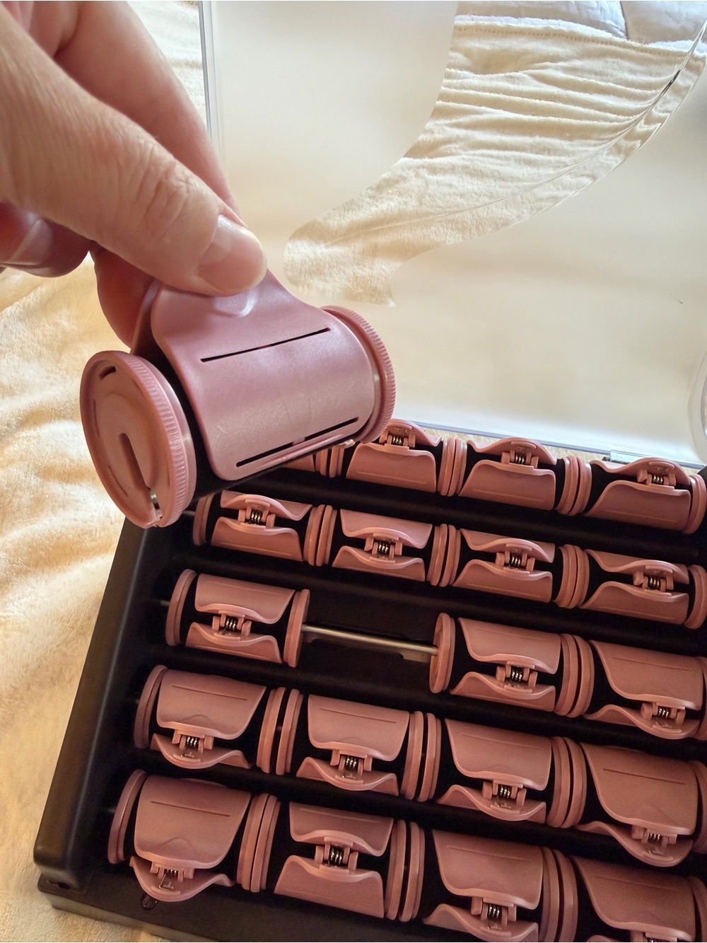 Electric Hot Rollers Set in Pink with Smoke-Colored Case - Picture 4 of 4